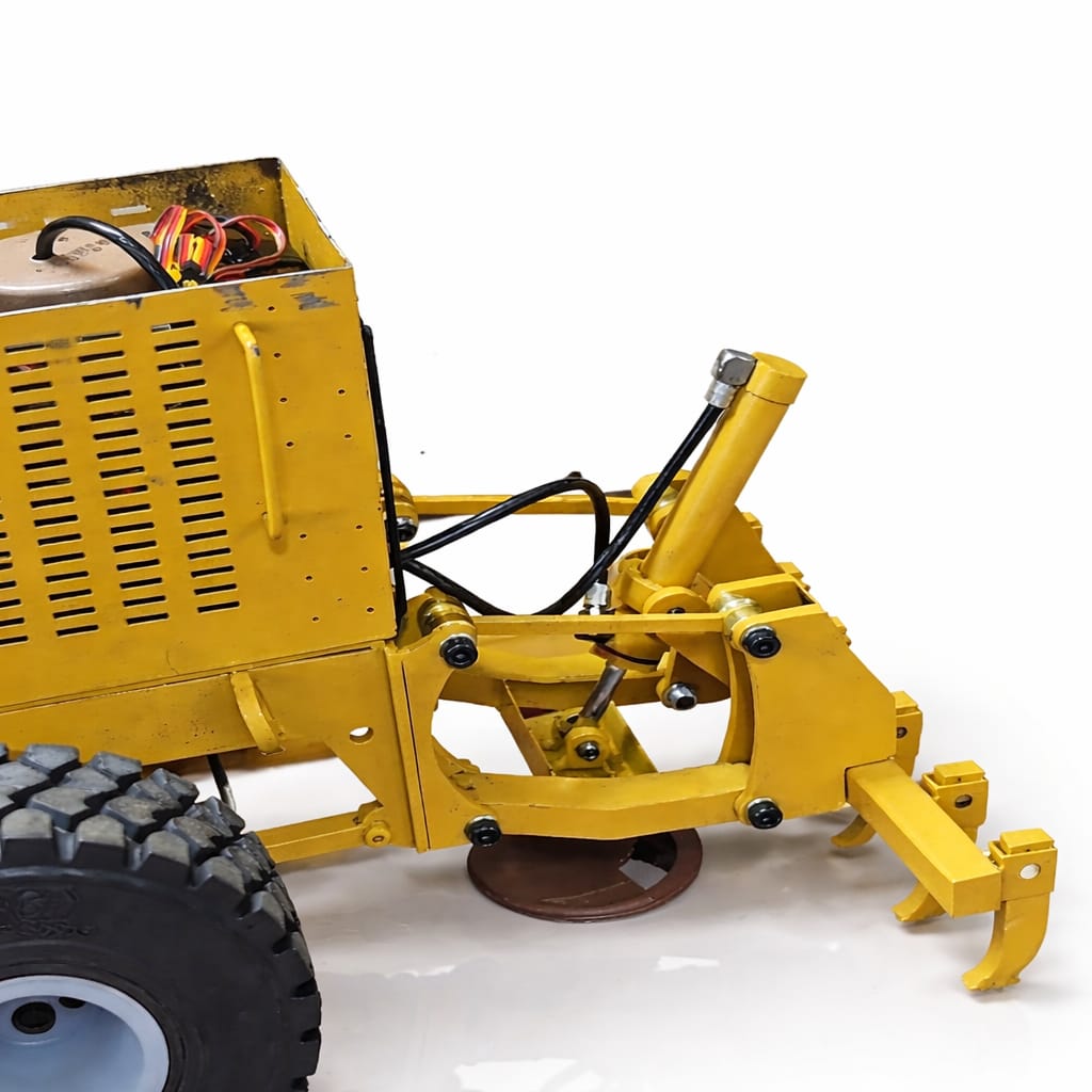 Motoniveladora CAT 120H (Controle Remoto) – Escala 1/14